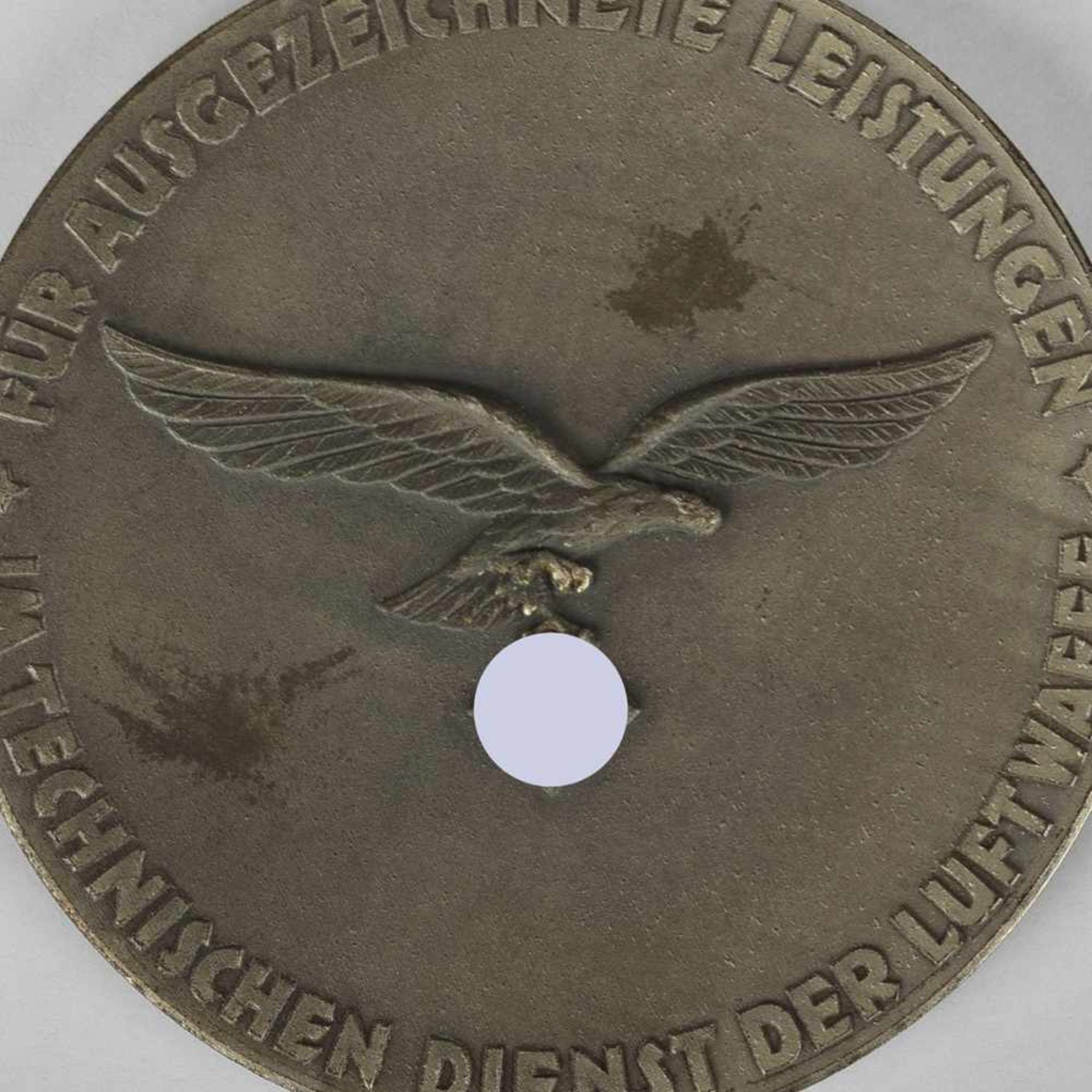 Medaille III. Reich - Luftwaffe Kriegsmetall, av. "Der Oberbefehlshaber der Luftwaffe