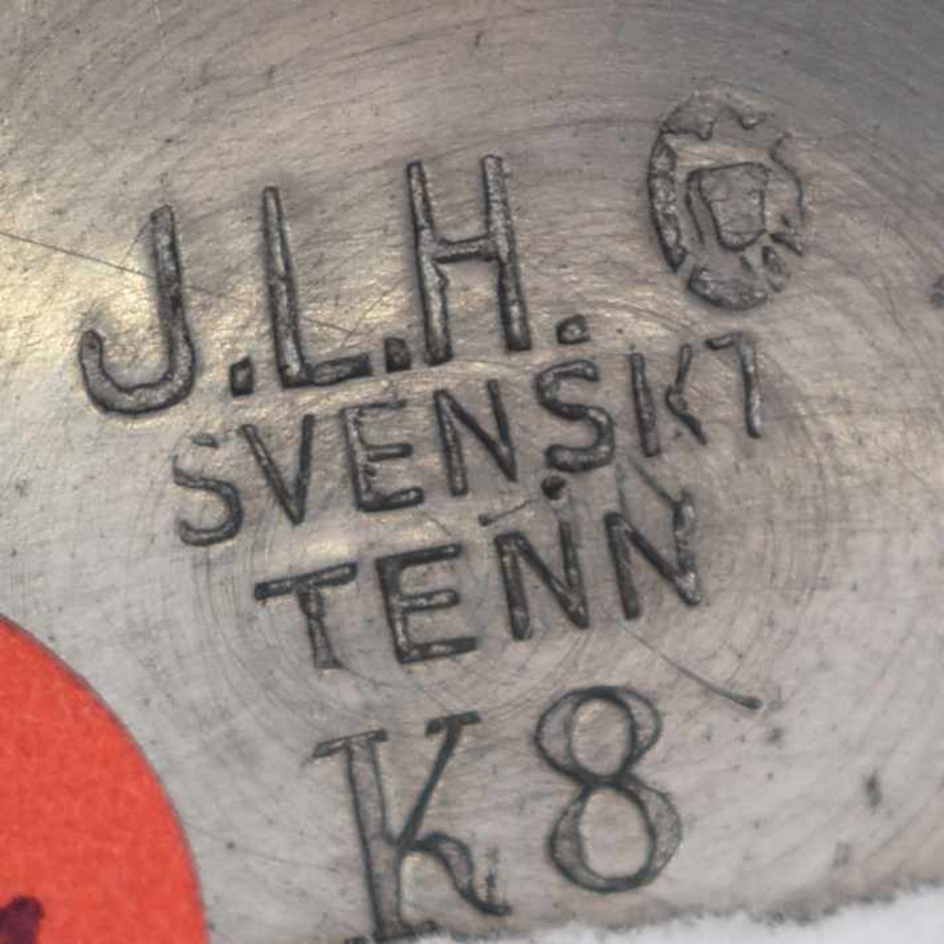 Vase gemarkt Svenskt Tenn, J.L. Hultman, Modellnr. K8, Zinn, auf ansteigendem Rundfuß - Bild 3 aus 3