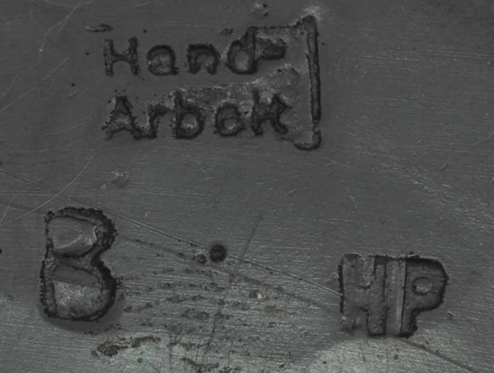 Art déco-Dose Hans Przyrembel (gemarkt HP, B und Handarbeit), Kupfer, partiell brüniert, auf hohem - Bild 3 aus 3