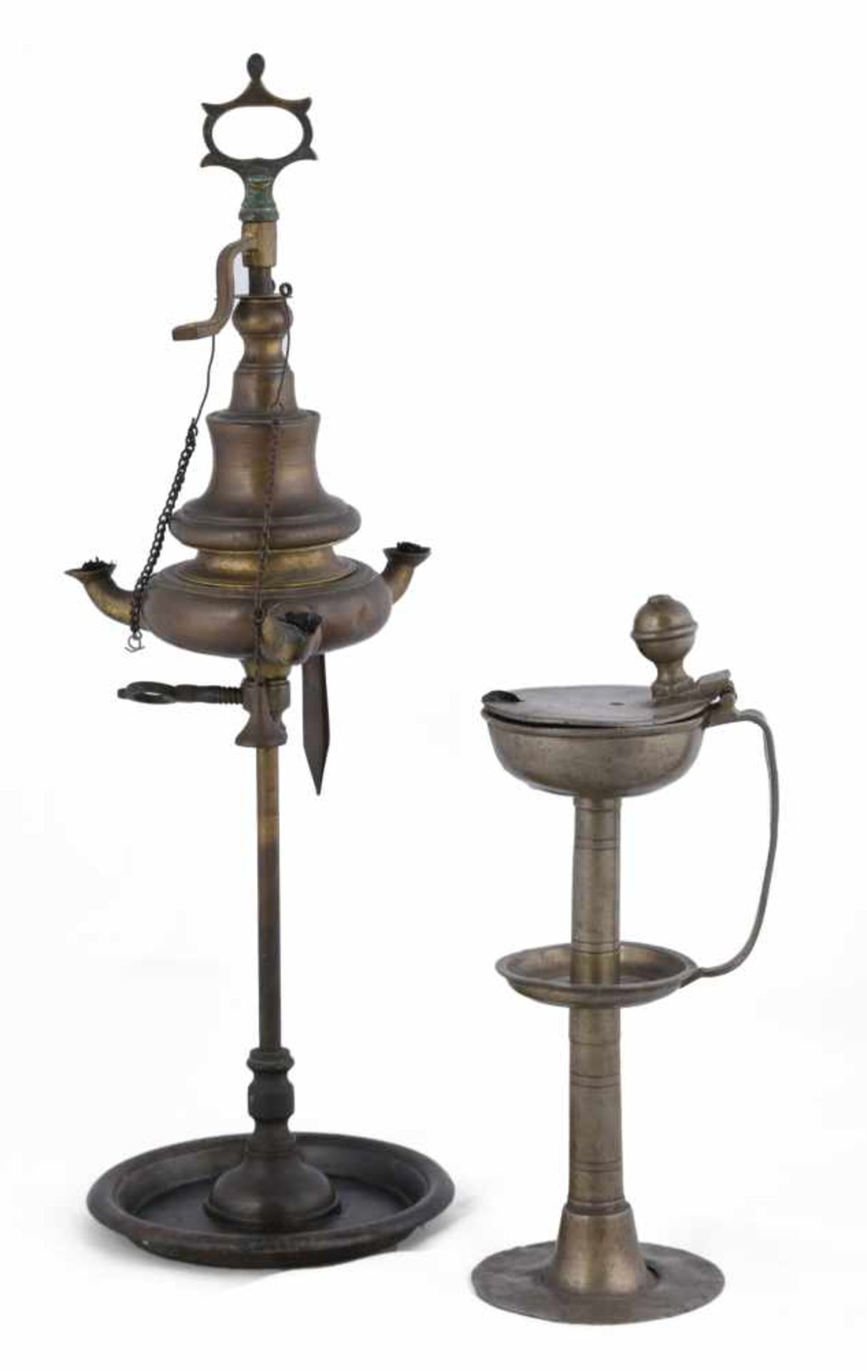 Zwei Öllampen ungemarkt, 1 x dreiflammige Öllampe, über Schale schmaler Balusterschaft und - Bild 2 aus 2
