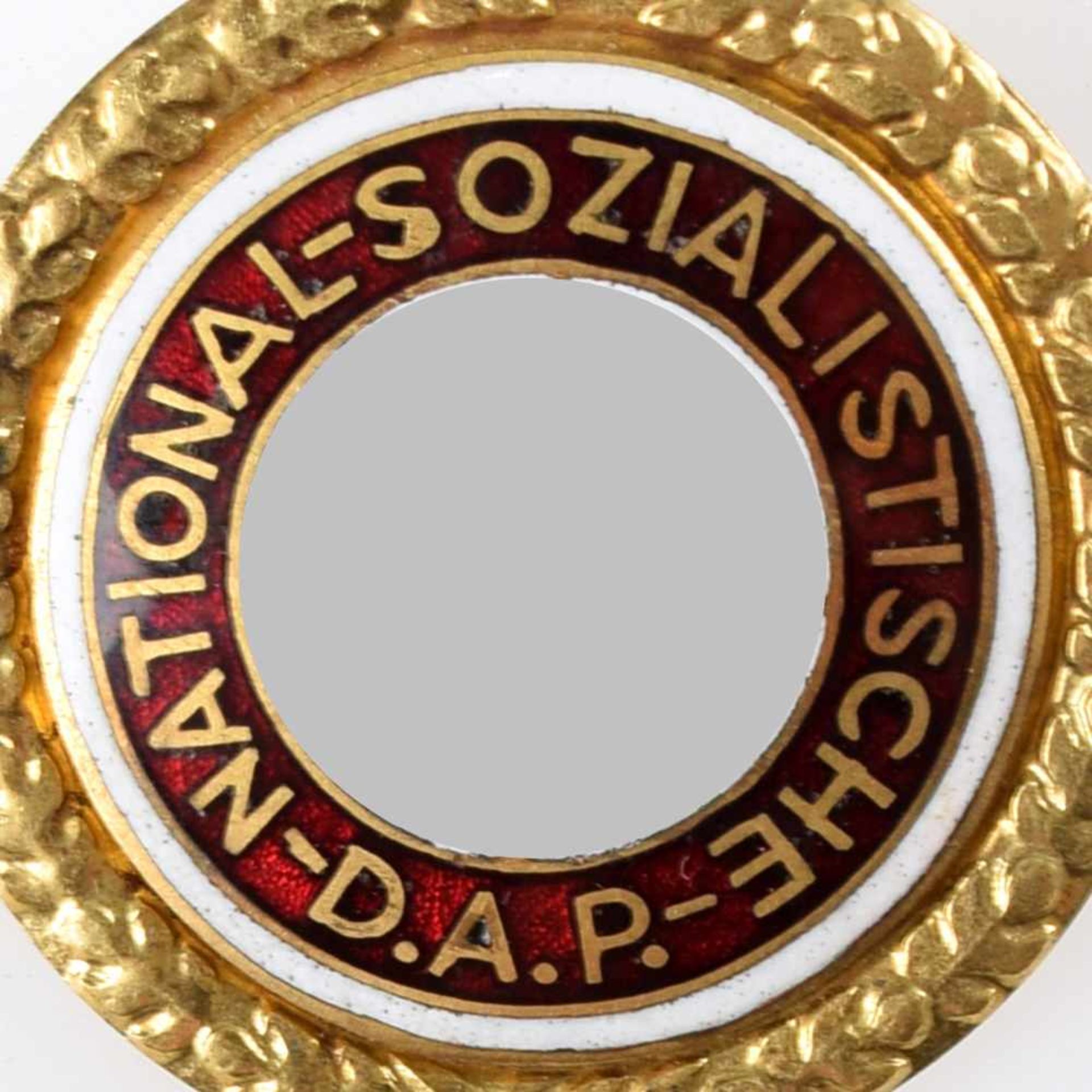 Abzeichen III. Reich Goldenes Ehrenzeichen der NSDAP, große Ausführung, rs. nummeriert "29764",