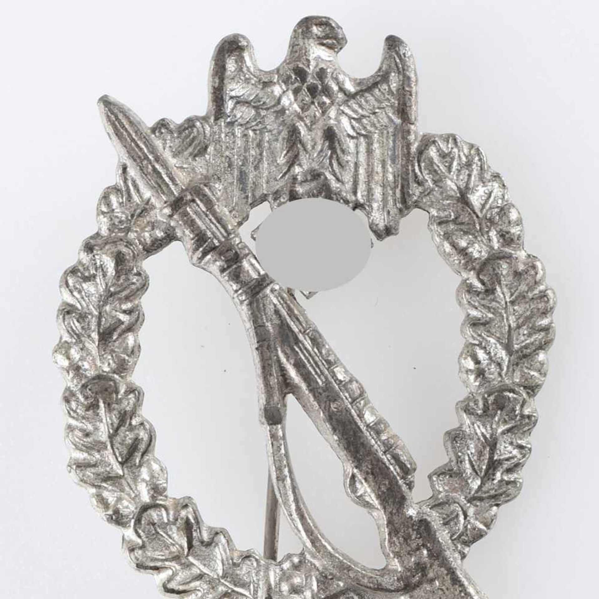 Kampfabzeichen III. Reich Infanterieabzeichen, Stufe Silber, massiv geprägt, "RZM"-Marke im Kreis,