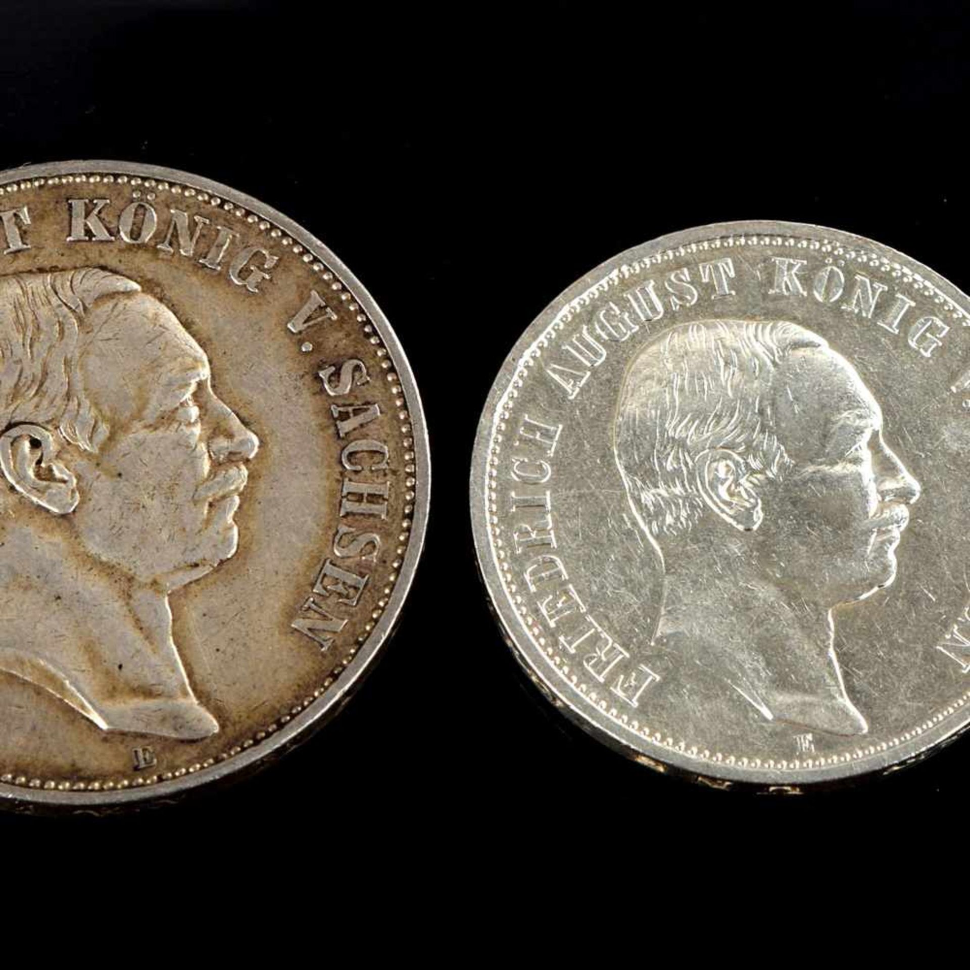 Paar Silbermünzen Kaiserreich - Sachsen 1 x 5 Mark, av. Friedrich August König von Sachsen Kopf