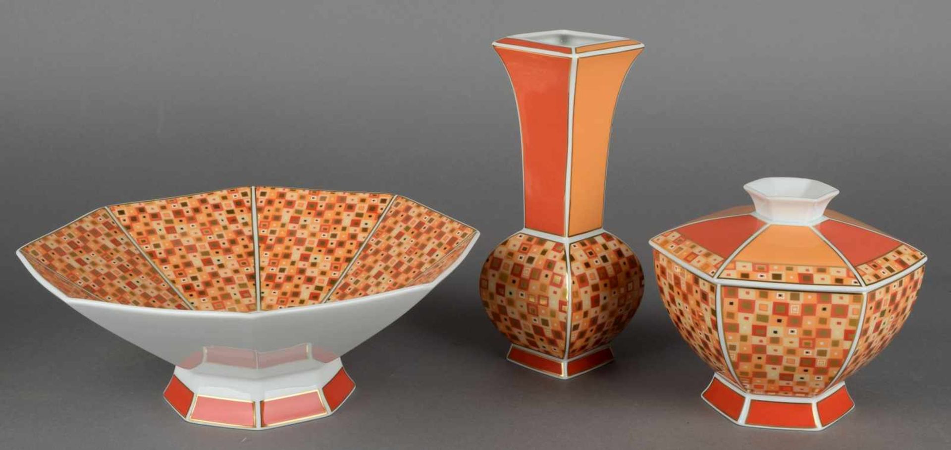 Schale, Vase und Zierdose Hersteller: Kaiser Porzellan, Staffelstein, Dekor "Collage", polygonale - Bild 2 aus 2