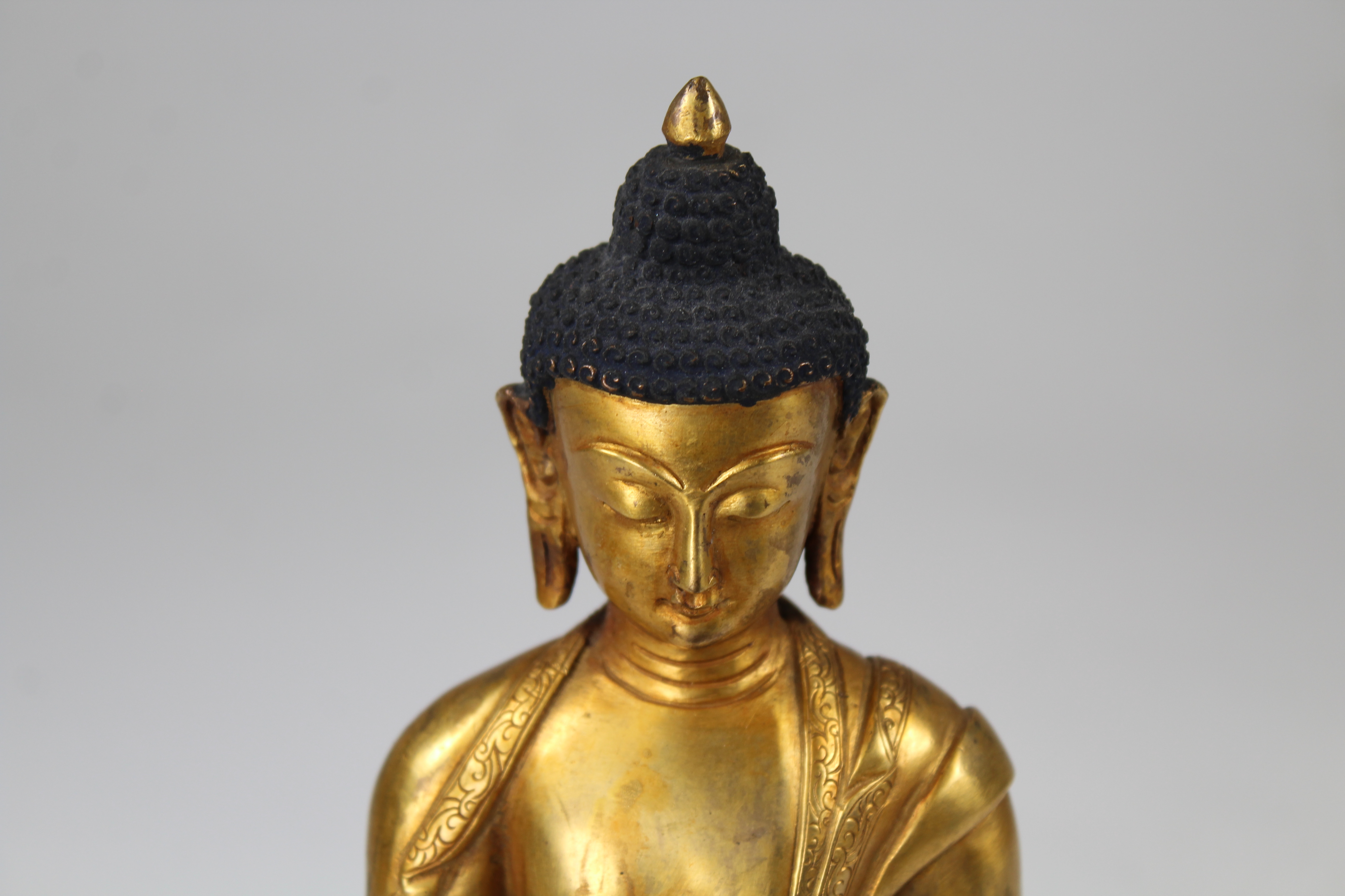 Sino-Tibetan Gilt Bronze Vairochana Buddha - Image 3 of 7