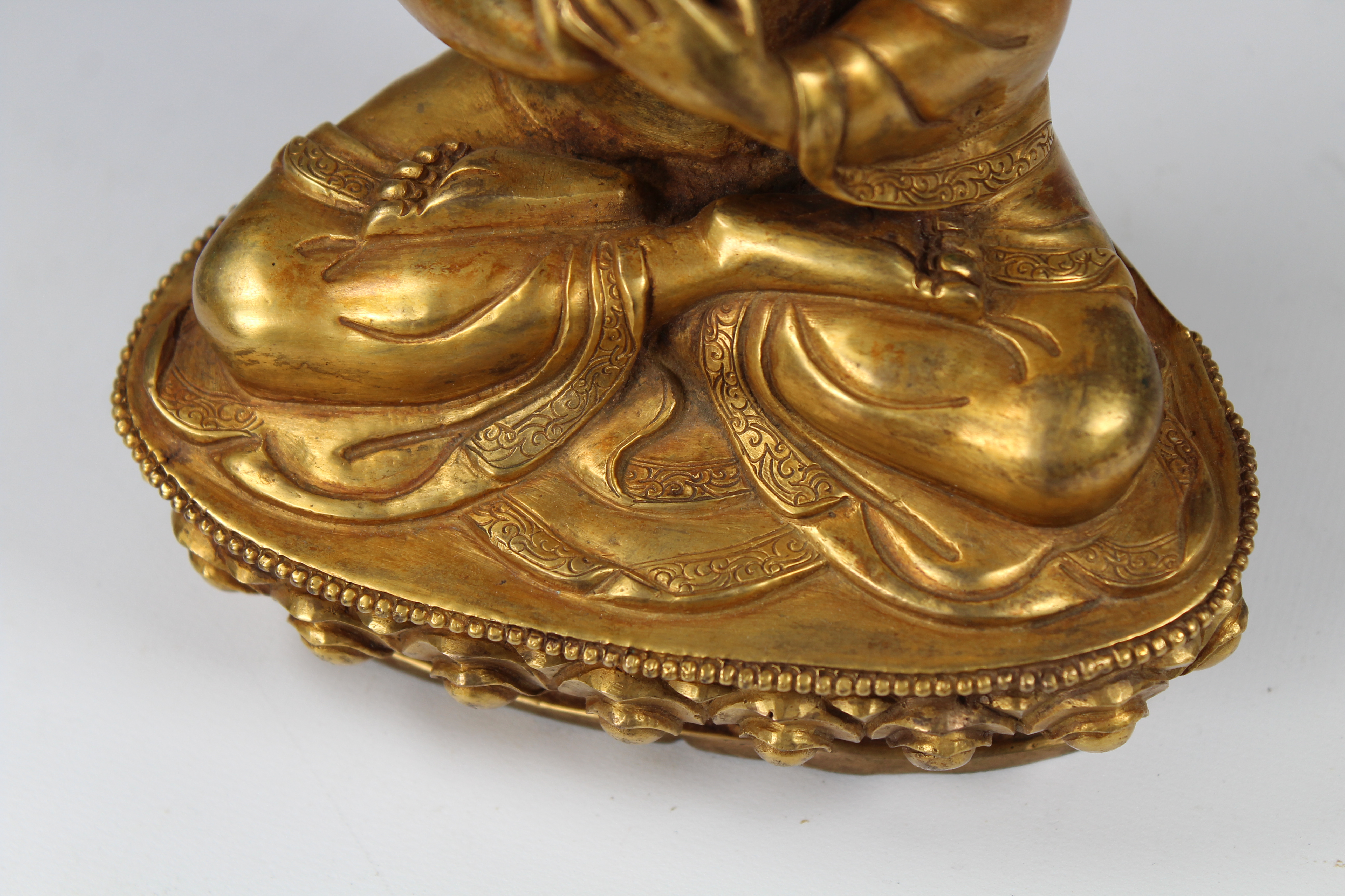 Sino-Tibetan Gilt Bronze Vairochana Buddha - Image 4 of 7