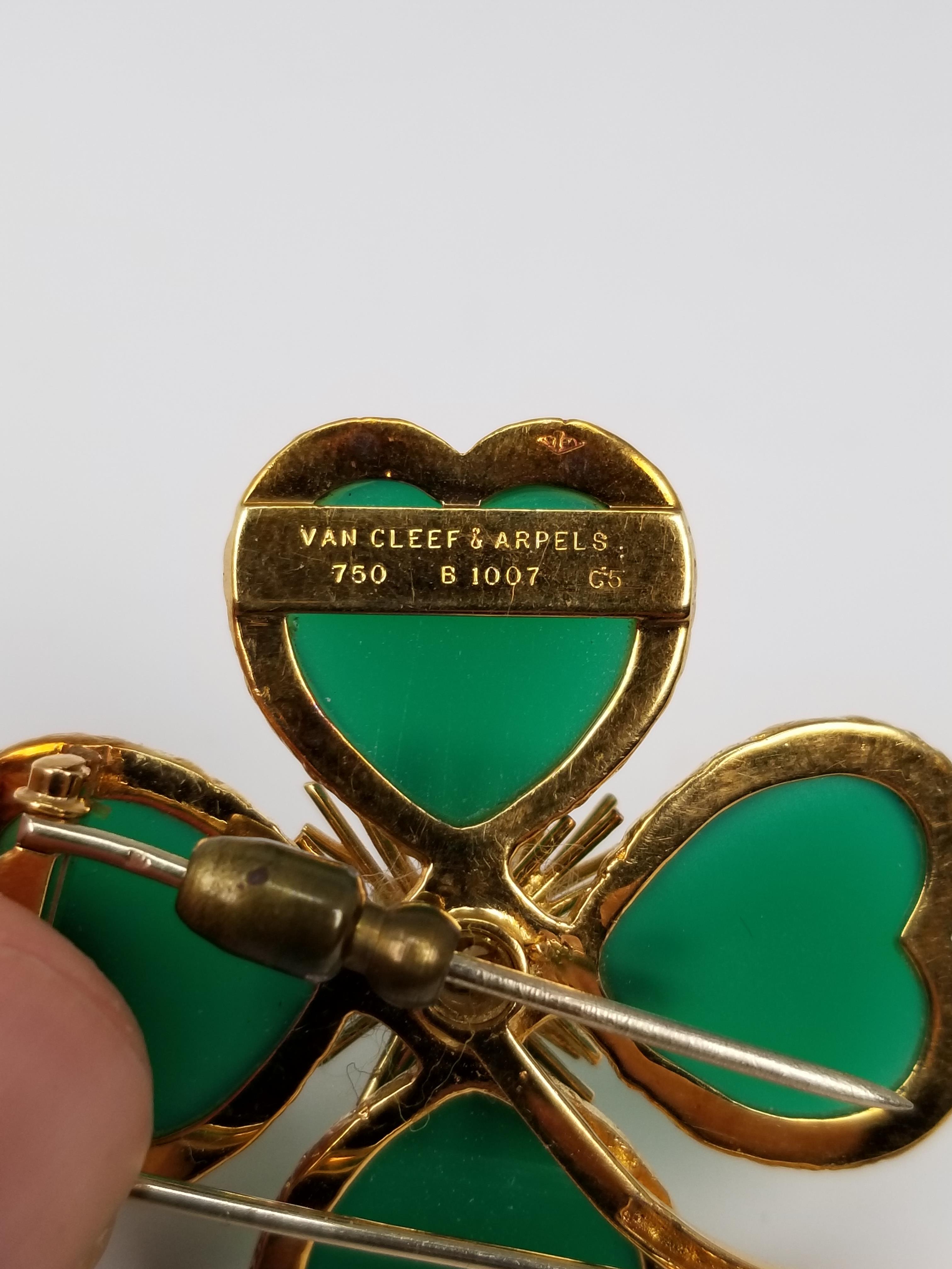 18K Van Cleef & Arpels Clover Chrysoprase Brooch - Image 5 of 6