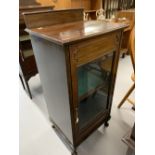 20th cent. Mahogany small glazed music cabinet. 19ins. x 37ins. x 16ins.
