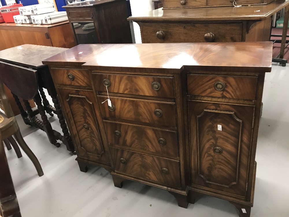 20th cent. Mahogany breakfront dwarf sideboard with 2 door and 6 drawers. 41ins. x 14ins. x 30ins.