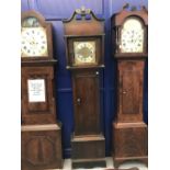 Clock: 18th cent. Oak longcase clock, 30 hour movement, brass face, silvered chapter ring, brass