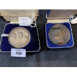 Hallmarked Silver: 1969 Commemorative silver medal. Serial no. 952, weight 71g. Cased with