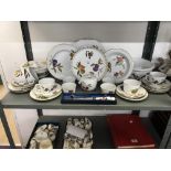 Ceramics: Royal Worcester Evesham ceramics including tea cups, tureens, pie dish etc. Approx. 31