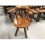 Shipping: Early 20th cent. Oak 'Captain's' chair with revolving base.