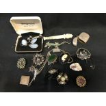 Jewellery/Objects of Vertu: Hallmarked vesta, 19th cent. toothpick holder, Wedgwood Jasperware