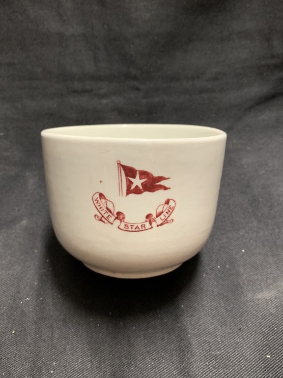 WHITE STAR LINE: Third-Class ceramic cup with house flag to front, 3½ins. diameter.