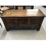 18th cent. Oak mule chest with original lock & hinges but later interior base.