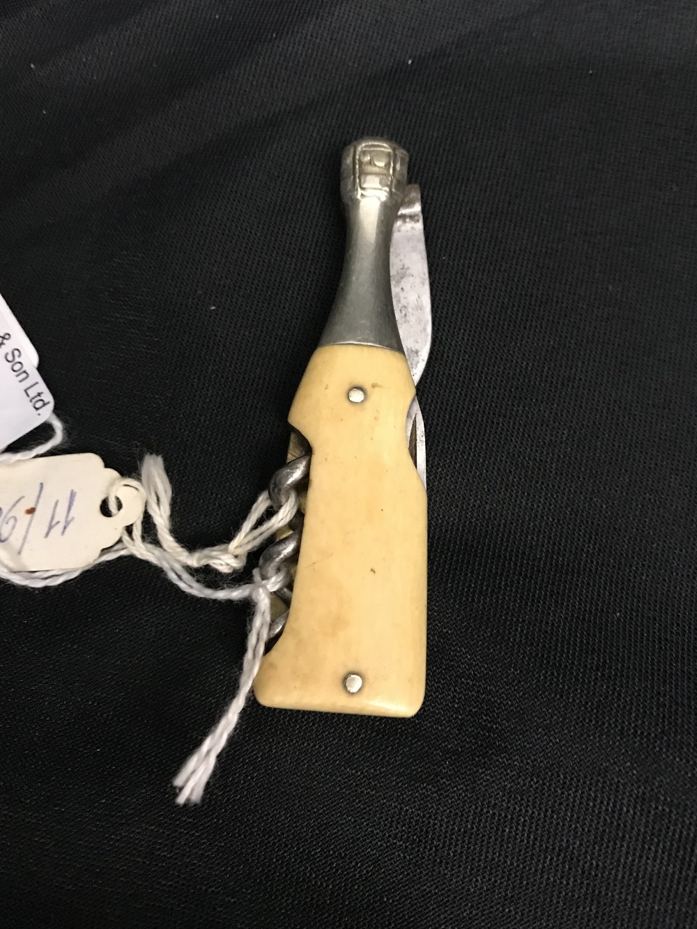 Corkscrews/Wine Collectables: Champagne bottle, bone body over steel, 2 blades, marked Moet & - Bild 2 aus 2
