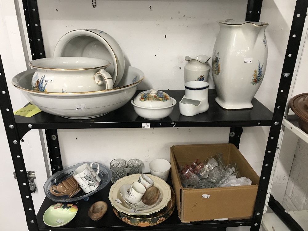 Ceramics: 20th cent. Carlton ware, Sylvac jug and bowl washing set, Wade, etc. (mixed lot). - Image 2 of 2