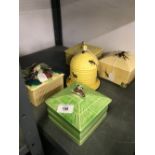 20th cent. Ceramics: Shorter box shape green honey pot with bee finial, Goebel honey pot in the form