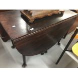 18th cent. Mahogany drop leaf dining table on club feet. 42ins.