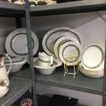 20th cent. Ceramics: Royal Doulton "Roundlay" dinner set. Comprises of meat dish, dinner plates x