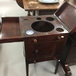 Early 19th cent. Mahogany wash stand, concertina mirror stand with ratchet mechanism. 18ins. x