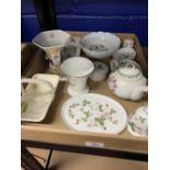 20th cent. Ceramics: Wedgwood 'Wild Strawberry' trinket pot, napkin ring, butter dish, dish x 2,