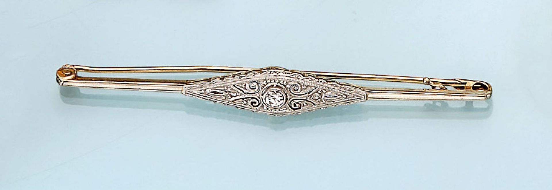 14 kt Gold Art-Deco Brosche mit Diamant, GG/WG 585/000, um 1930, Diamant ca. 0.10 ct l.get.Weiß/