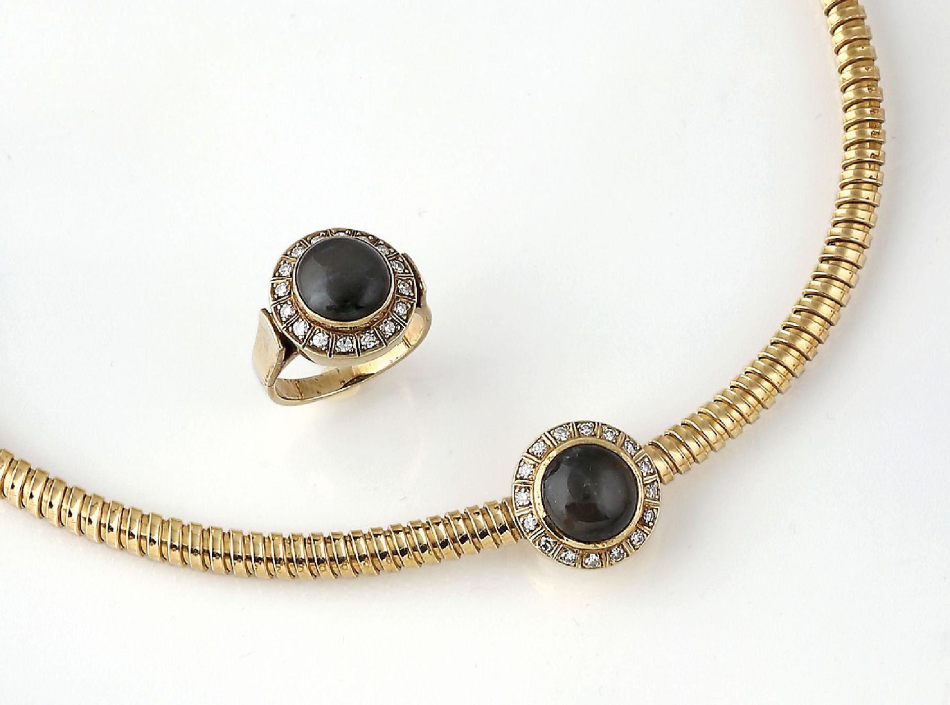 Gold Schmuckset: WEMPE Collier und Ring mit Katzenaugen und Diamanten, GG 750/000 und 585/000, 2