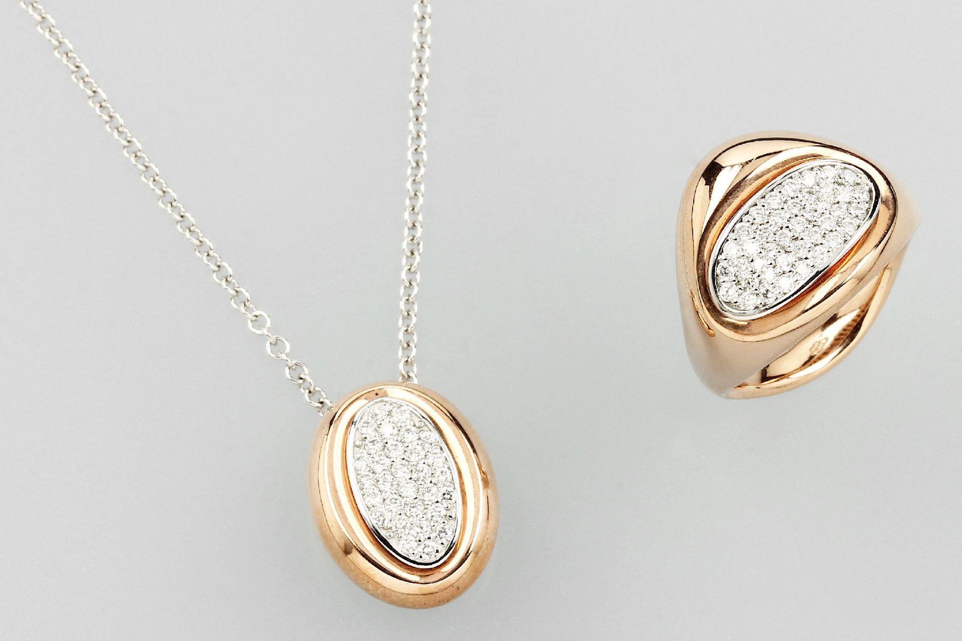 14 kt Gold Schmuckset mit Brillanten, RG/WG585/000, best. aus: Collier mit Brillanten zus. ca. 0.