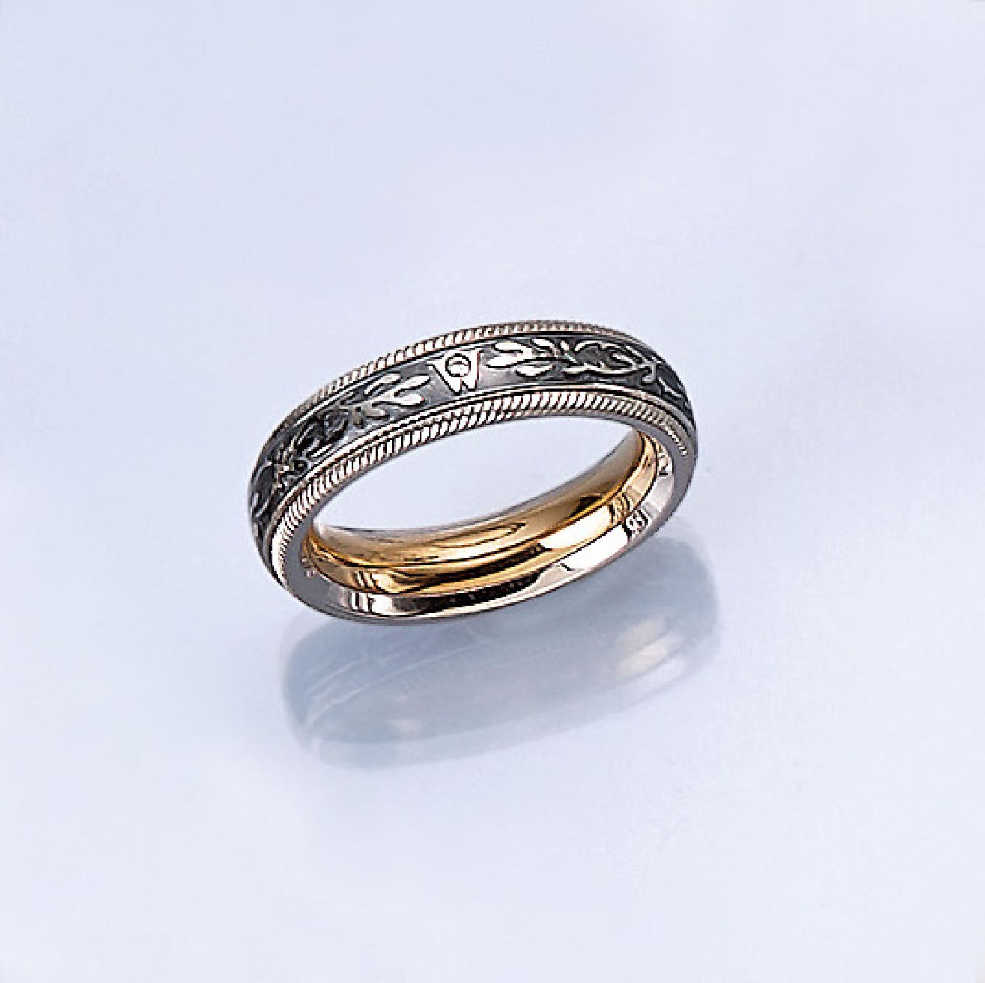 18 kt Gold WELLENDORFF Ring, WG/GG 750/000, aus der Fantasie-Serie, in silbergrauem Kaltemail,