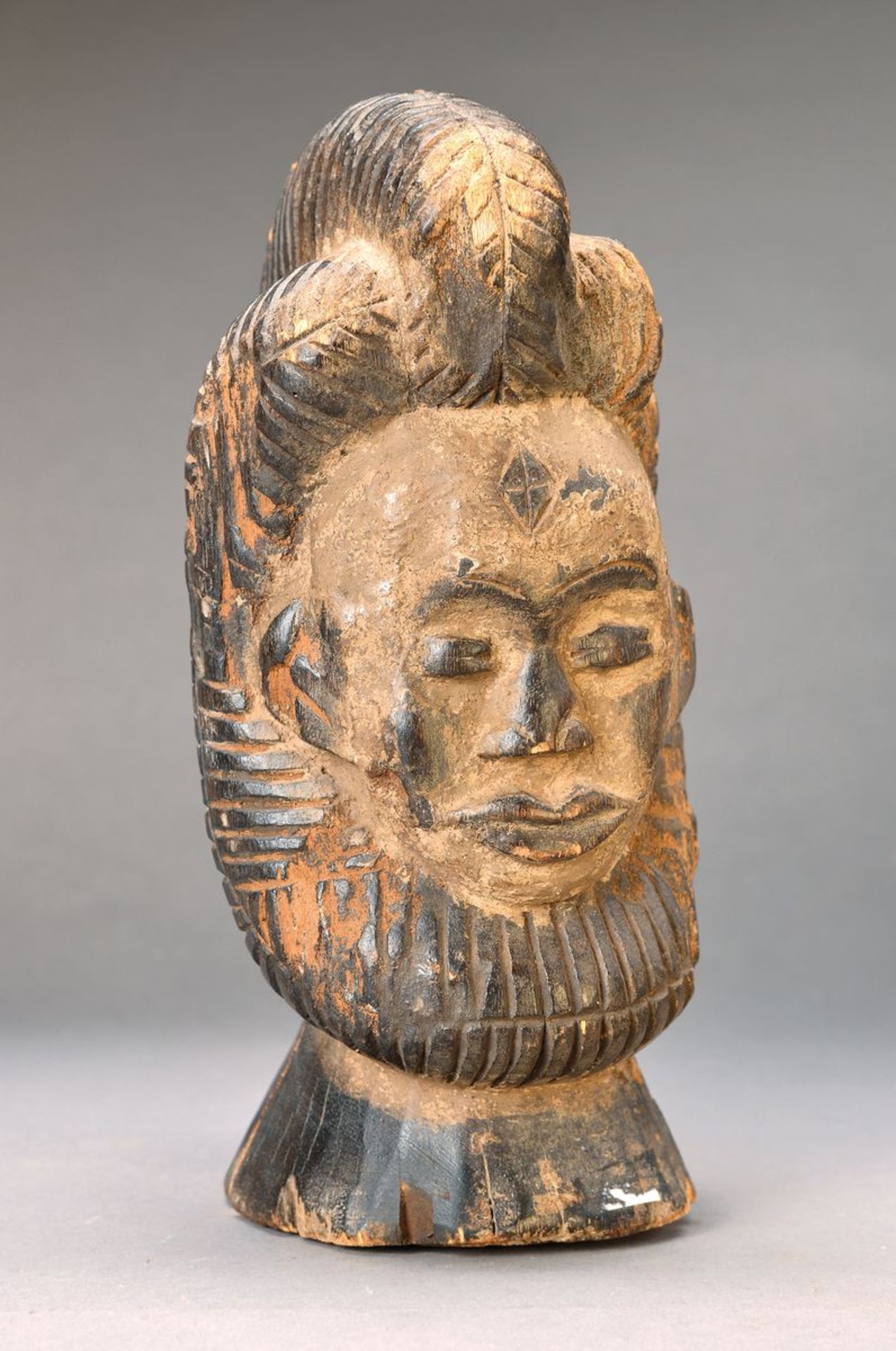 Kopf, wohl Kamerun, ca. 50 Jahre alt, Hartholz aus einem Stück geschnitzt, weiblicher Kopf,