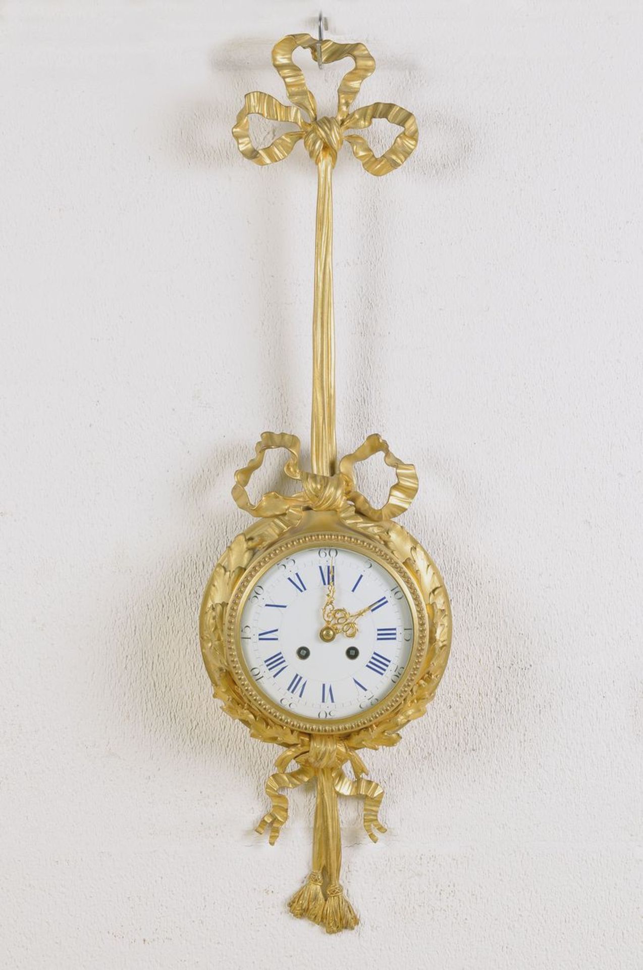 Kartelluhr, Frankreich, um 1880, Gehäuse Bronze feuervergoldet mit Schleifendekor, Uhr wird