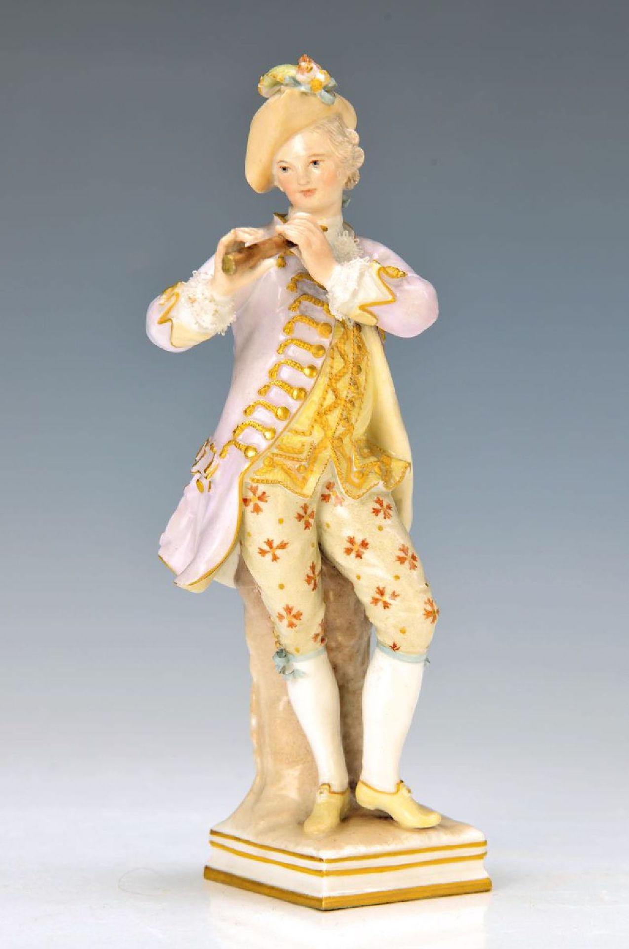 Porzellanfigur, KPM Berlin, um 1835, Flöte spielender Kavalier, pastellfarbene Staffierung, feines