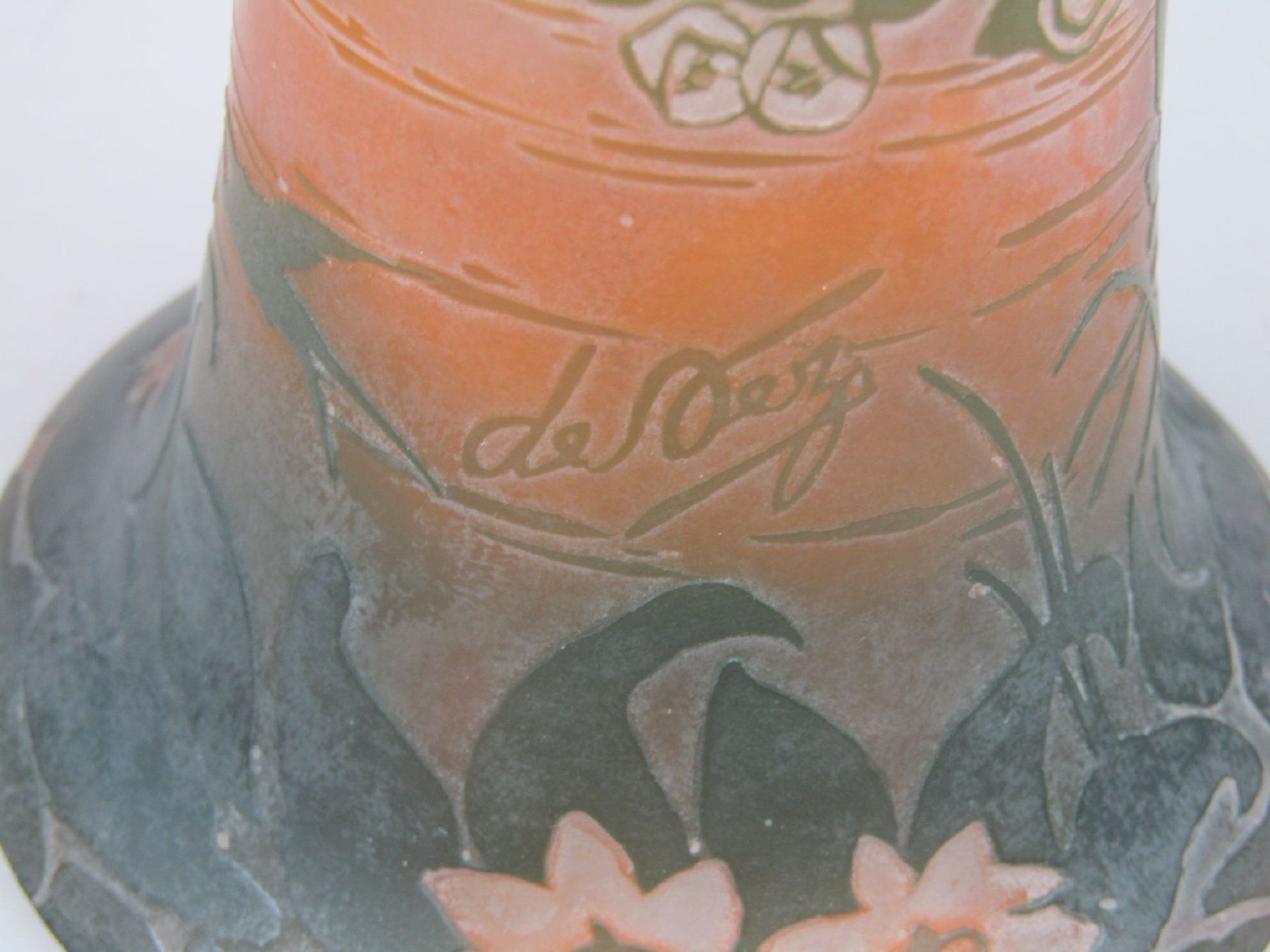 Tischlampe, Frankreich, de Vez, um 1910, orange-rot und grün überfangen, umlaufend geschnitten, - Bild 3 aus 6