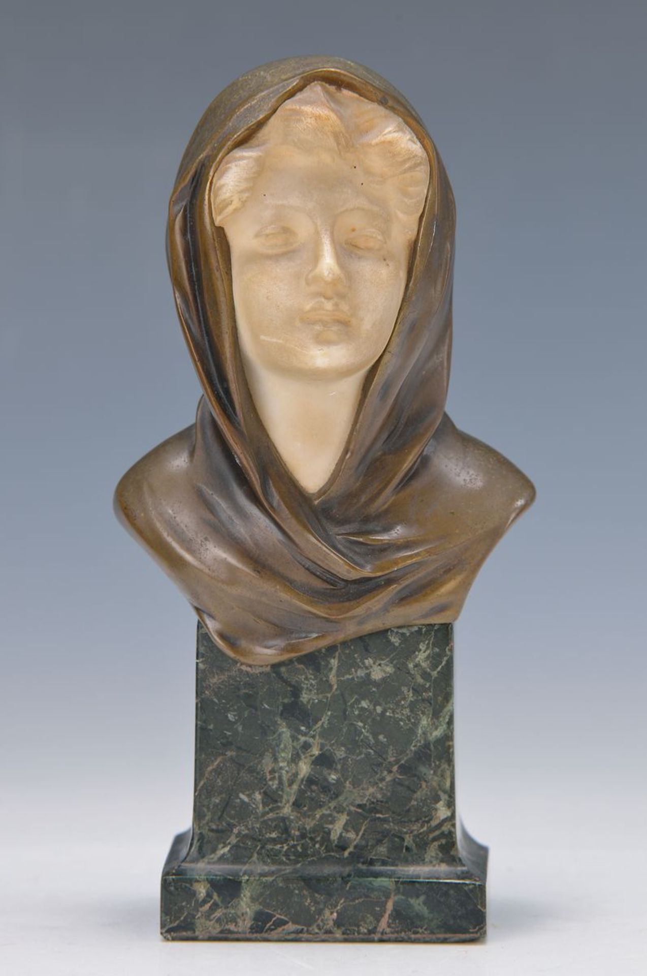Büste, Frankreich, um 1900, sign. Henry, Bronze, Gesicht Alabaster, Marmorsockel, Gesamth. ca.