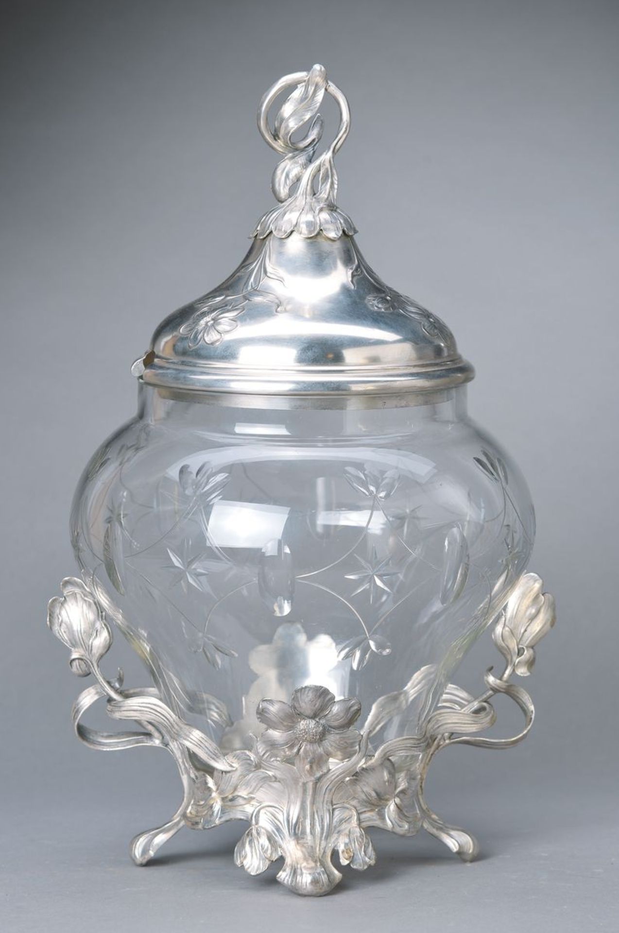 Jugendstilbowle, deutsch, um 1900, Metallfassung versilbert und reich verziert, Glaskorpus