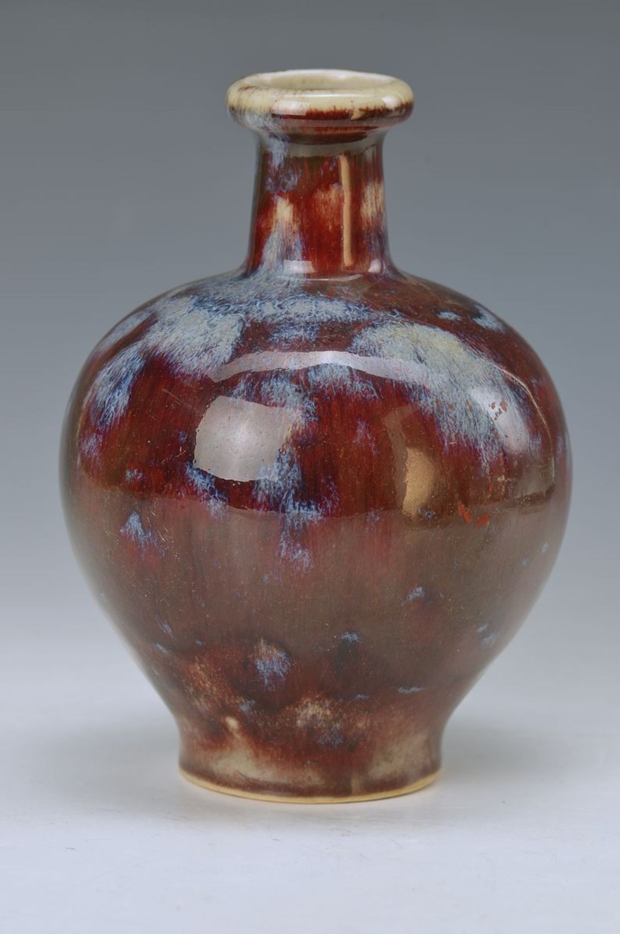 Bauchige Vase, WMF, um 1935-40, sog. Ochsenblutglasur mit bläulich, streifigen Unterbrechungen,