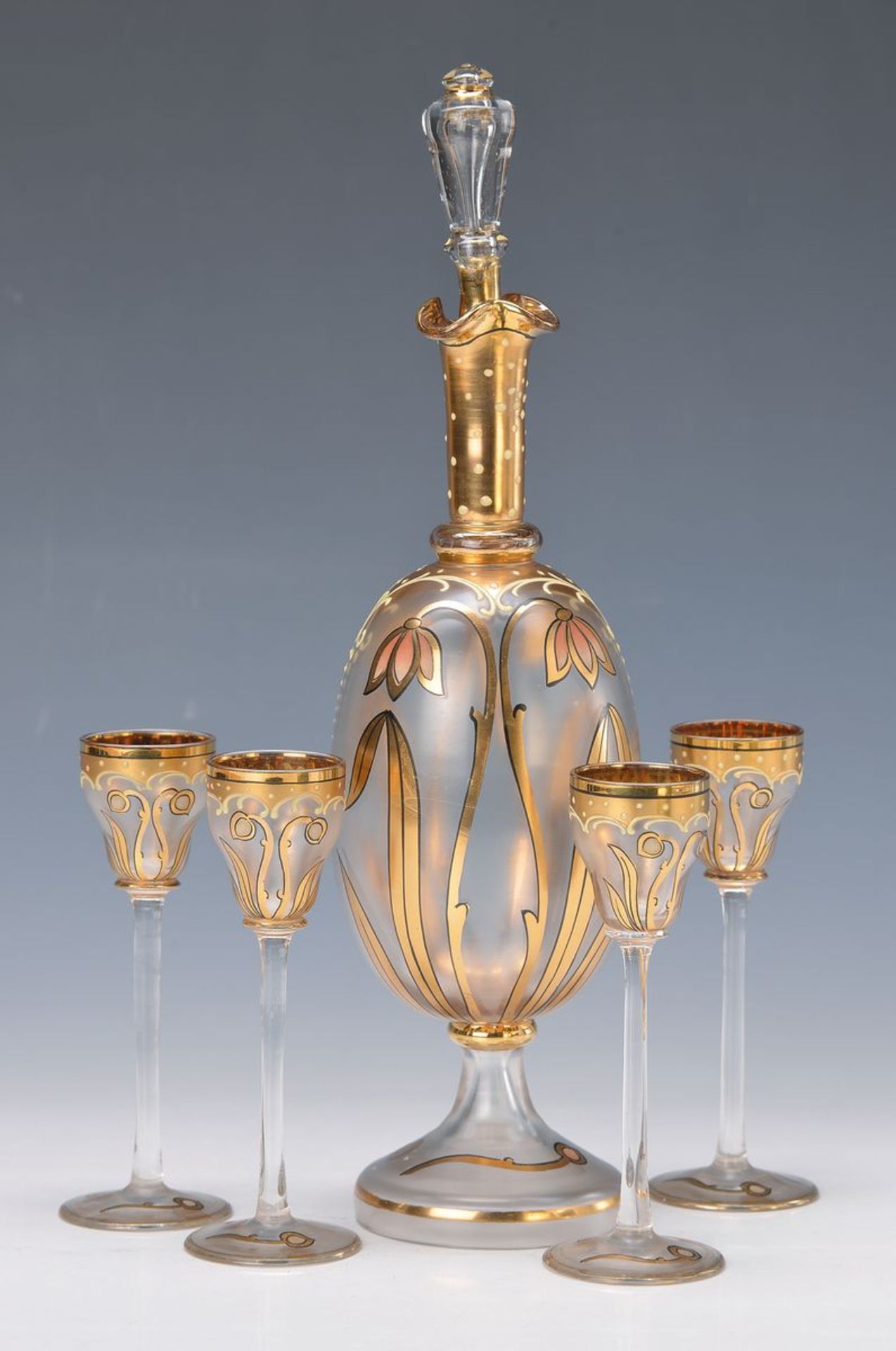 Likörset, Böhmen, um 1900, mundgeblasenes Glas, florale Goldmalerei, Karaffe und vier Gläser, H. ca.