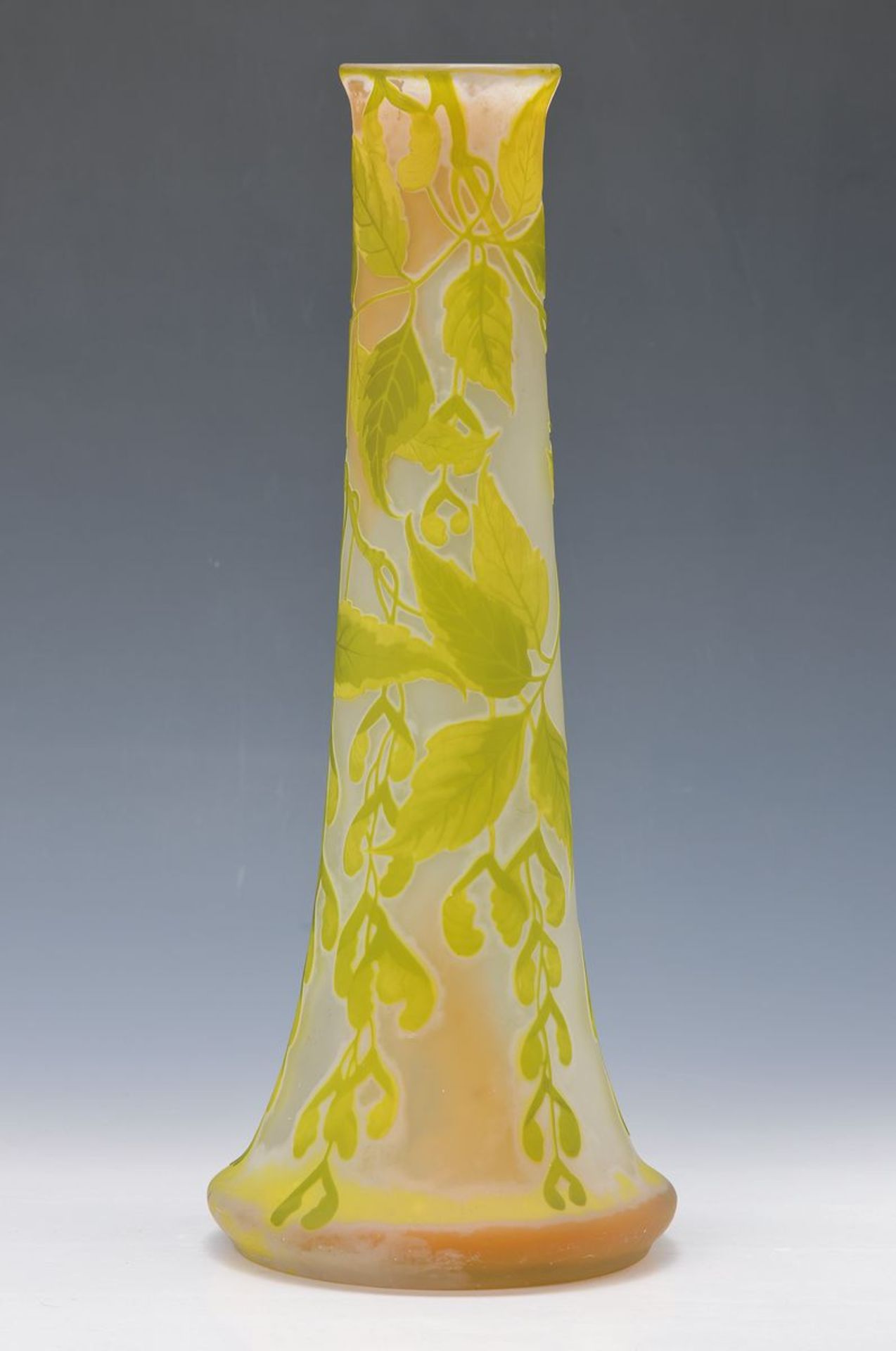 Große Vase, Frankreich, Gallé, um 1906-08, farbloses Glas, grün überfangen, geschnitten und