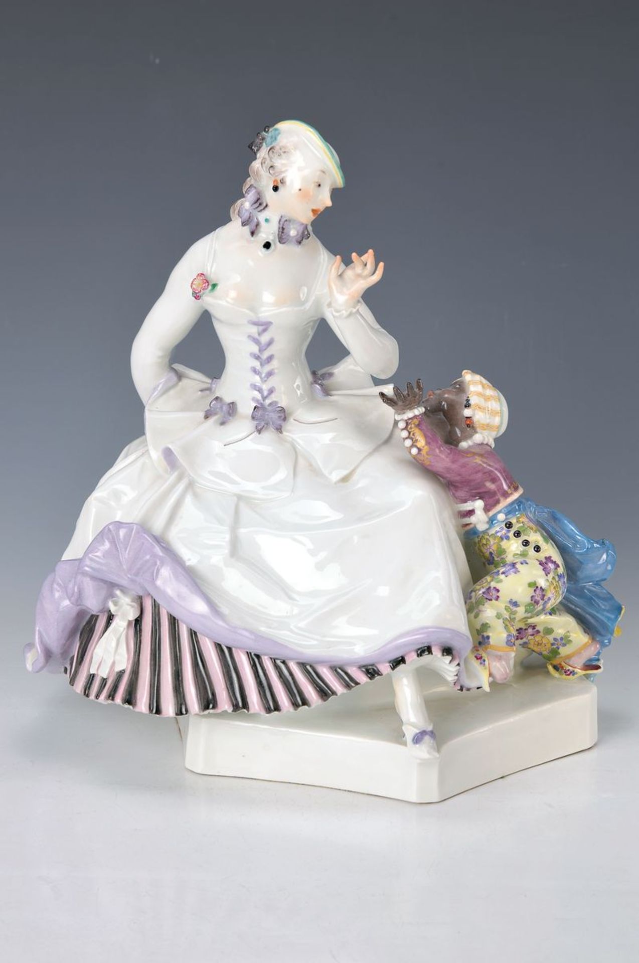 Grosse Porzellangruppe, Meissen, "Dame mit Mohrenkind", Entwurf Peter Scheurich, 1919, Ausformung