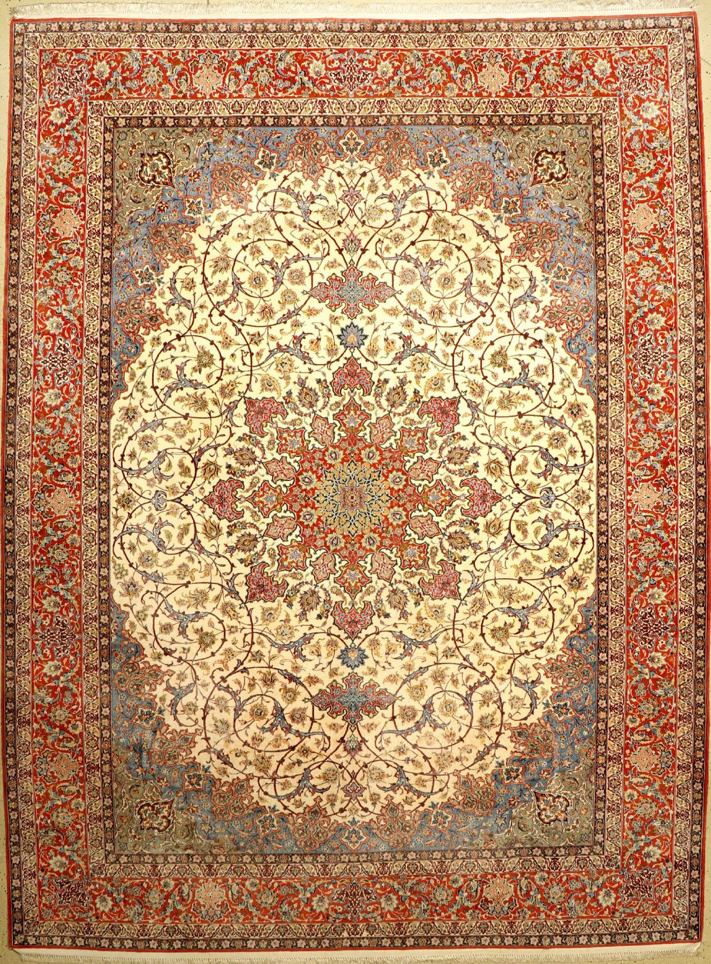 Großer Esfahan fein, Persien, ca. 30 Jahre,Korkwolle mit und auf Seide, ca. 400 x 301 cm,EHZ: 2 (