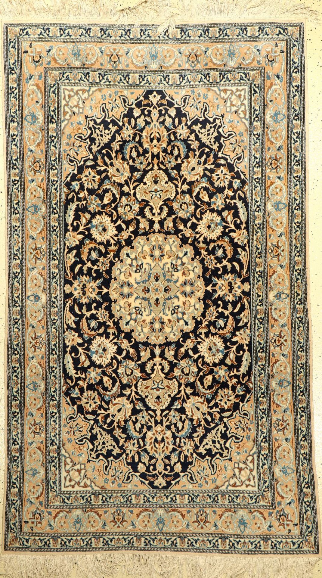 Nain, Persien, ca. 30 Jahre, Korkwolle mit Seide, ca. 198 x 112 cm, EHZ: 2Nain Rug, Persia, circa 30