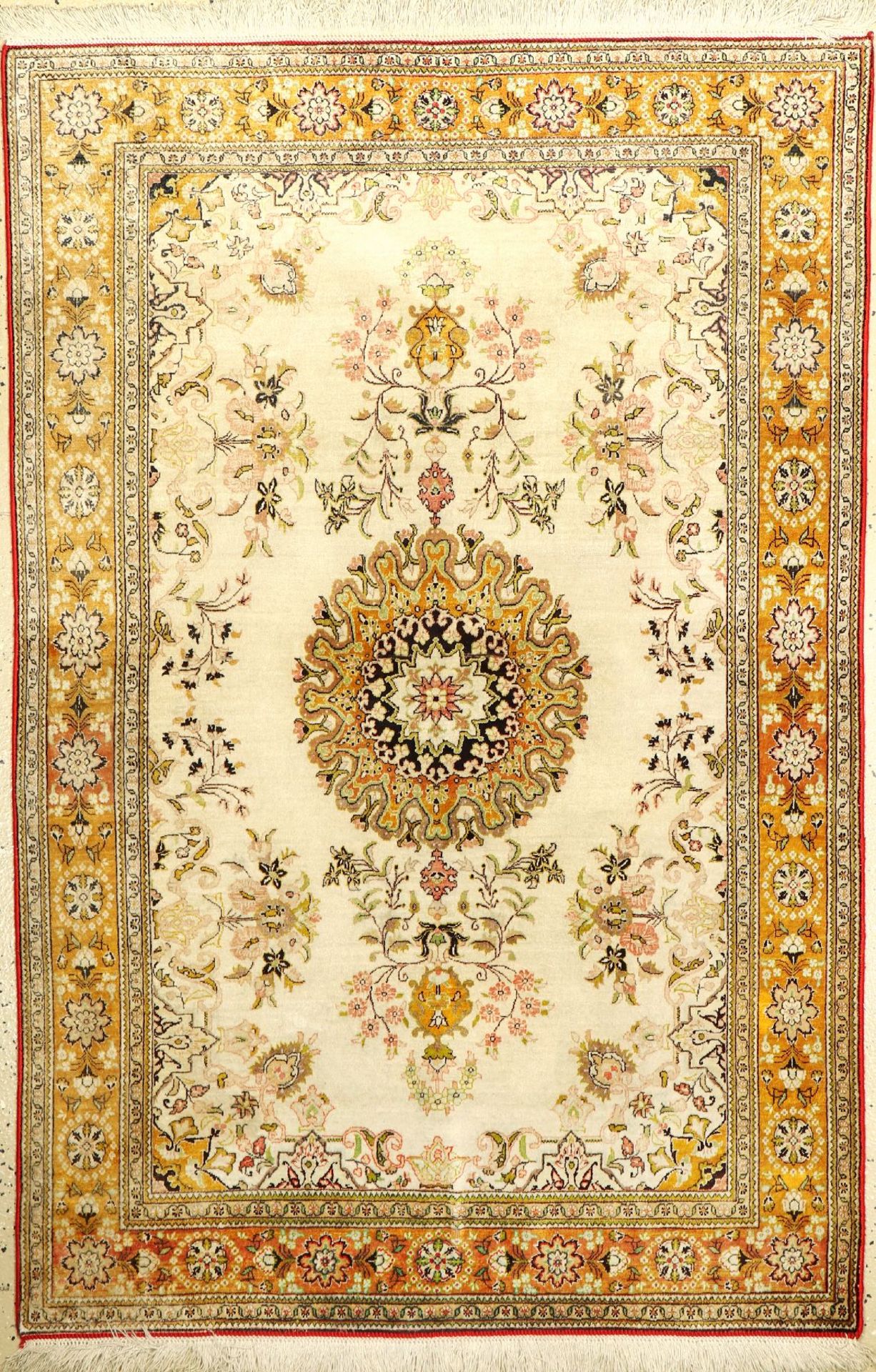 Seiden Ghom fein, Persien, ca. 30 Jahre, reine Naturseide, ca. 151 x 102 cm, antique-washed, EHZ: