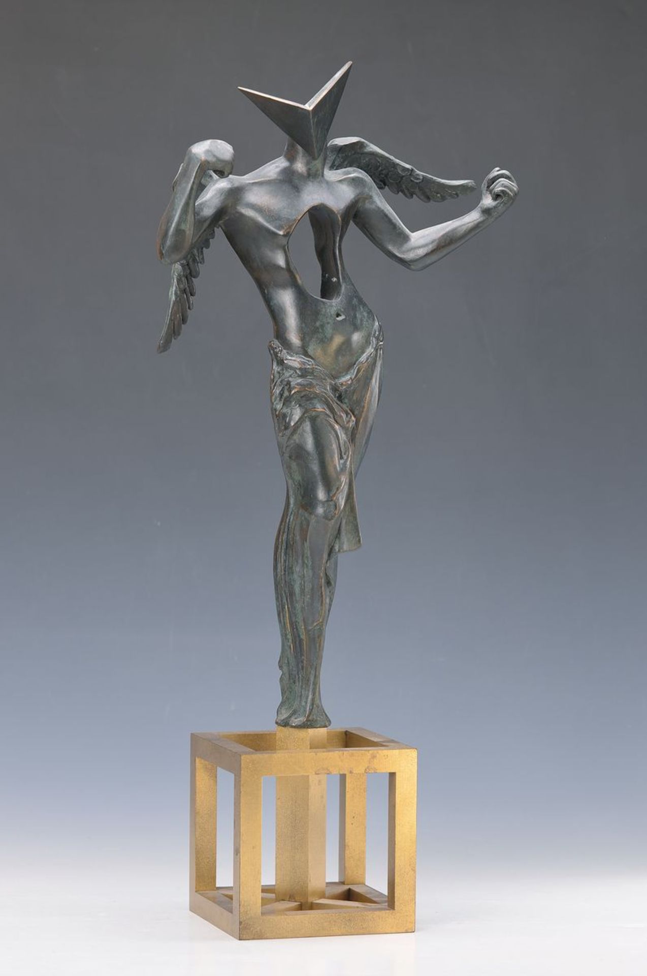Salvador Dali, 1904-1986, Surrealistischer Engel, Bronzeskulptur, signiert, num. 99/1500, H. ca.