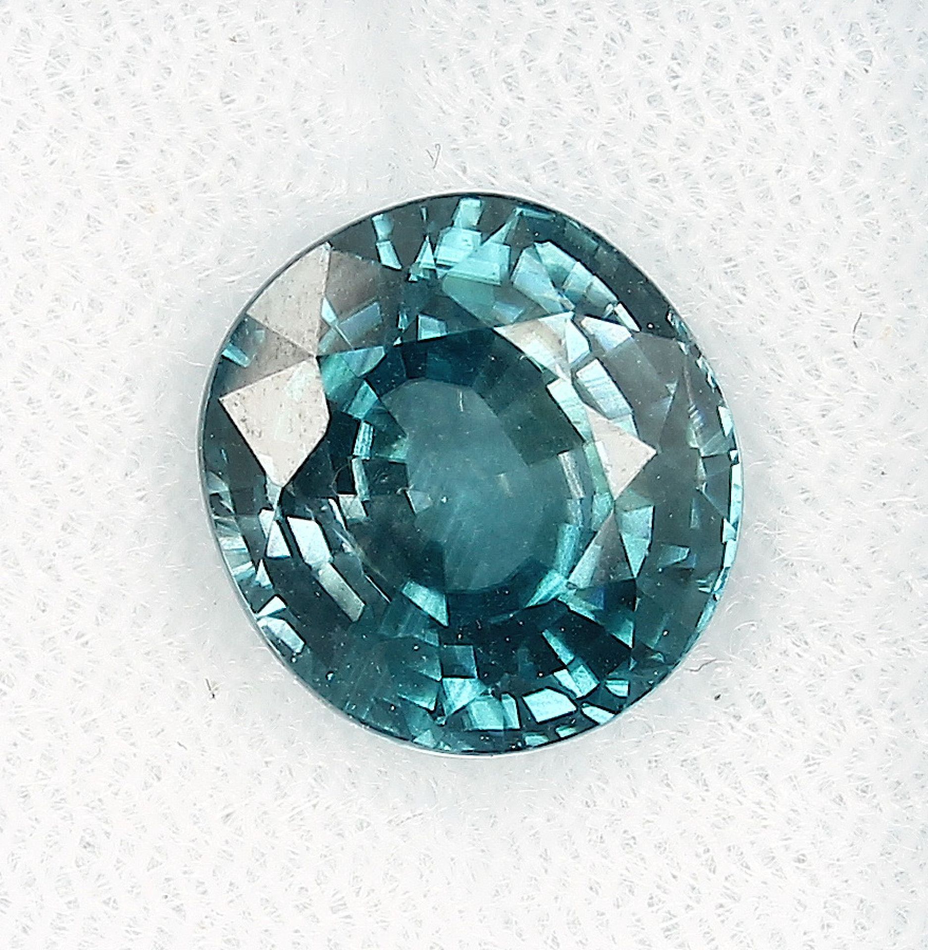 Loser Zirkon, ca. 8.97 ct, blau, facett. Schätzpreis: 700, - EURLoose zircon approx. 8.97 ct , blue,