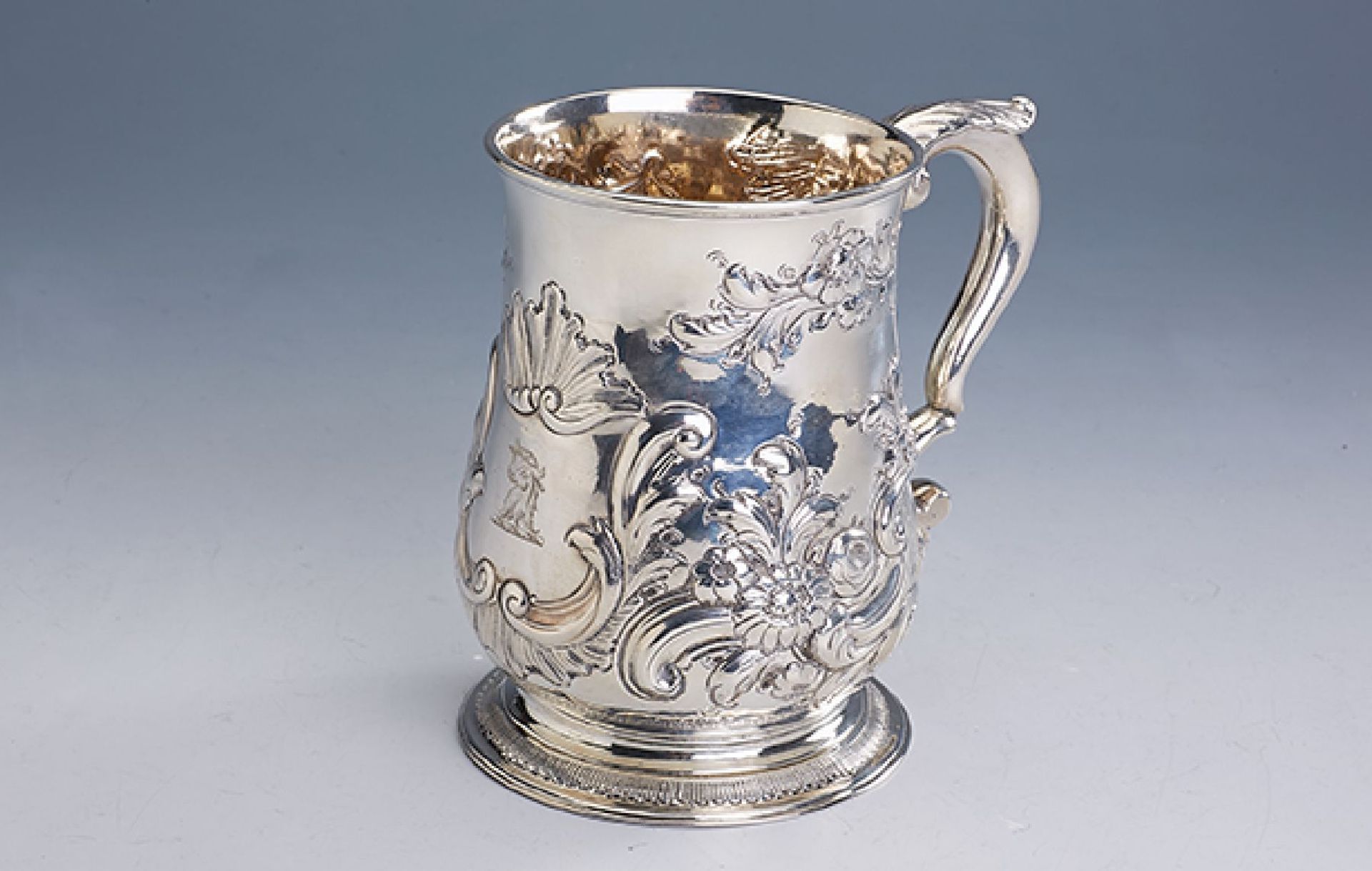 Humpen, England 1901, 925er Silber, reich abstr.-floral verziert, abstr. Muscheldekor, in