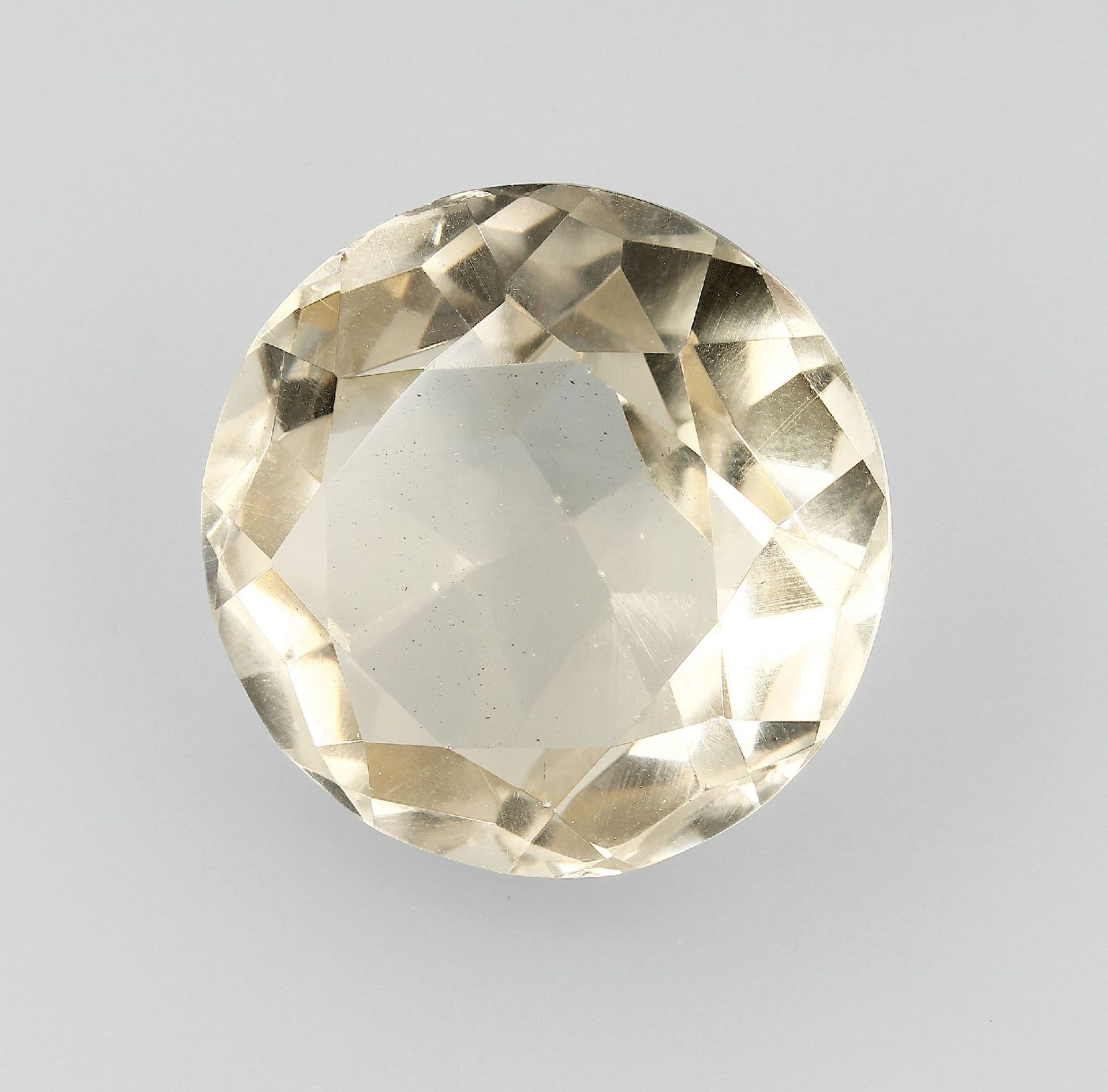 Loser Bergkristall, ca. 204.5 ct, rund facett., rs. min. besch. Schätzpreis: 420, - EURLoose rock