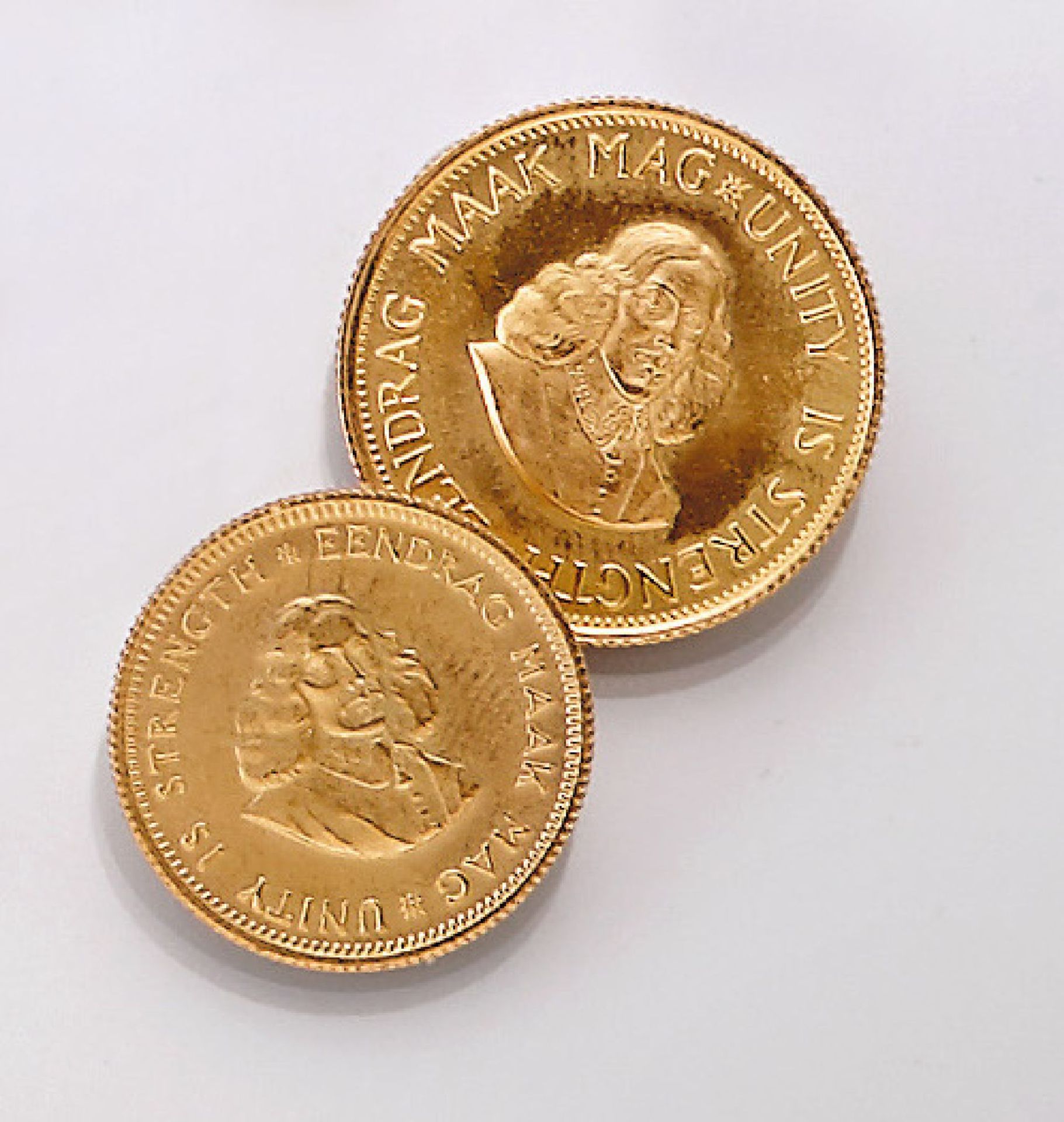 Konvolut 2 Goldmünzen, Südafrika, 1978, best. aus: 1 x 2 Rand und 1 x 1 Rand, Eendrag maak mag,