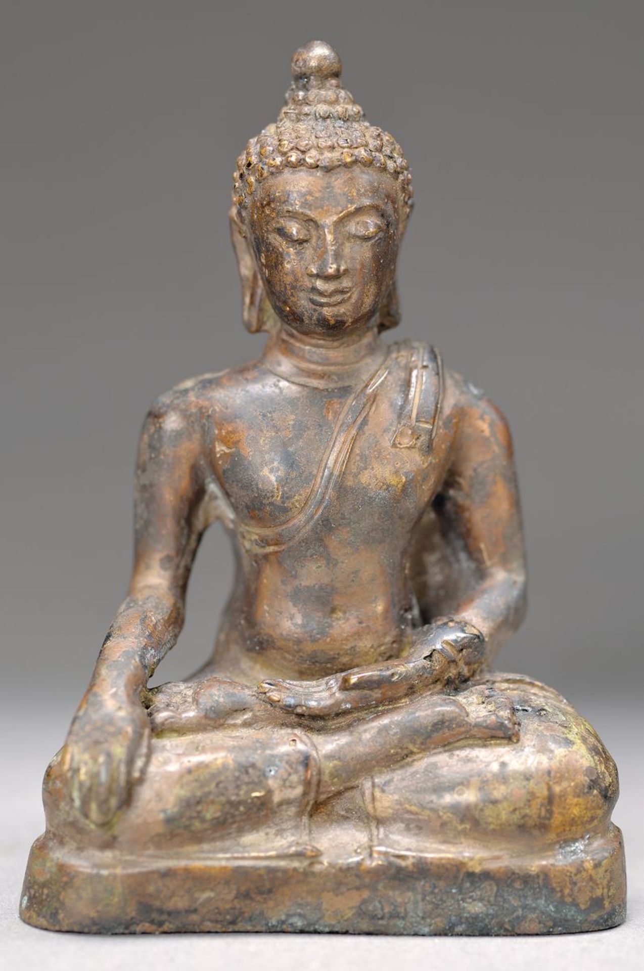 Buddha, Sukhothai, Thailand, 16./17. Jh., Bronze, schöne gewachsene Patina, Mudra der
